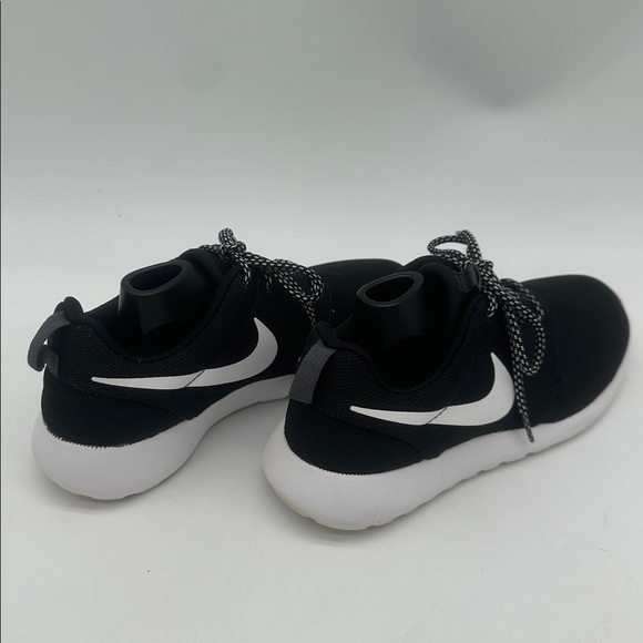 Nike Roshe One Black White Running Shoes Women’s Size 8.5 - Picture 11 of 13